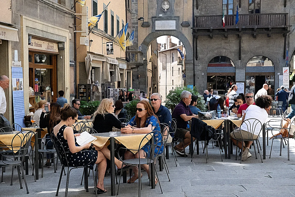 Cafe na piazza de Cortona